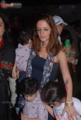 Hrithik Roshan wife Suzanne Khan with his Son at Childrens day celeberations, Exclusive Pics - inditop.com  6