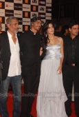Katrina Kaif, Ranbir Kapoor, Arjun at Raajneeti Premiere - inditop.com13