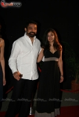 Shruti Hassan, Shenaz Treasurywala & Kamala hassan at Alice in wonderland premiere - inditop.com 5